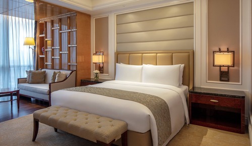 Club Room, 1 King Bed (View)
