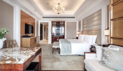Club Room, 1 King Bed, Non Smoking