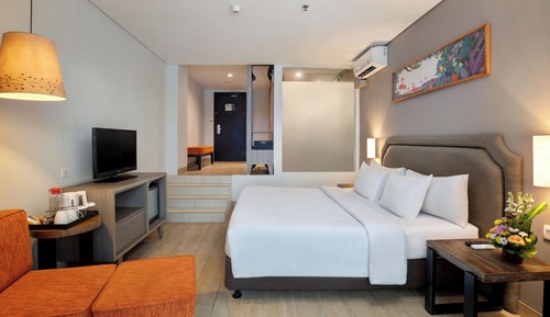Deluxe Room, Pool Access