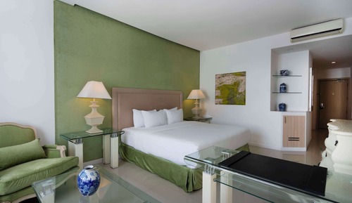 Grand Room, 1 King Bed