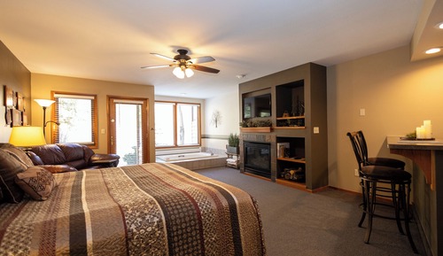 Suite, 1 King Bed (Spa)