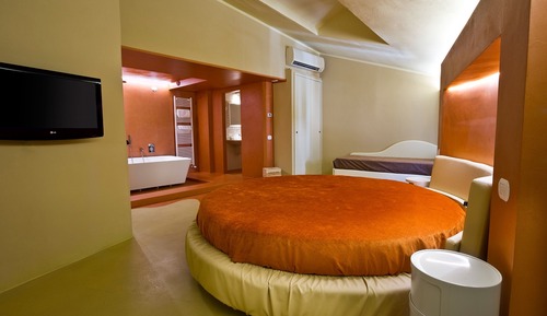 Luxury Suite, 1 King Bed, Bathtub