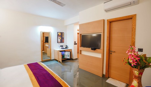 Deluxe Room, 1 Queen Bed