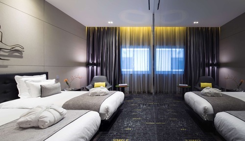 Room, 2 Twin Beds (Art)