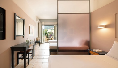 Family Room, Garden View