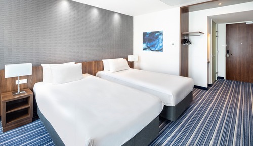 Standard Room, 2 Twin Beds (Delftsestraat Side, High Floor)