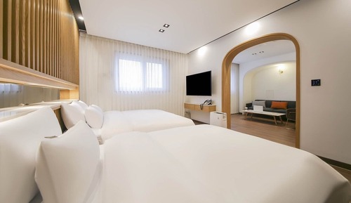 Family Twin Room