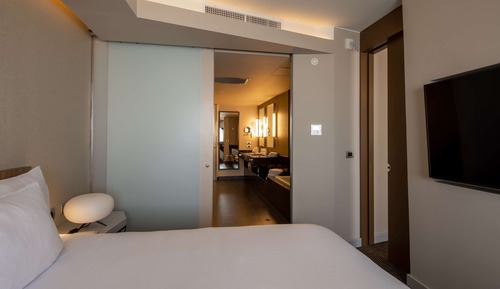 Suite, 1 Bedroom, Bathtub
