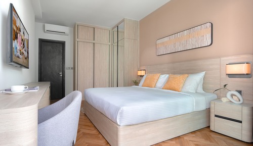 3-bedroom Executive Apartment