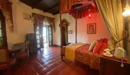 Deluxe Family Room