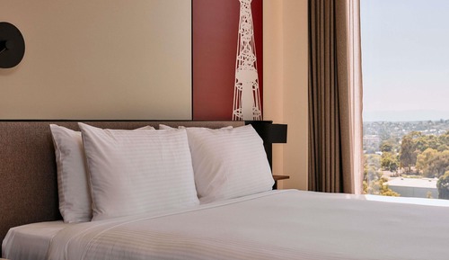 Standard Room, 1 King Bed