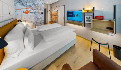 Room, Terrace (Softpack)