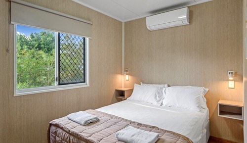 Superior 1 Bedroom Cabin - Sleeps 2