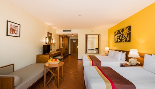 Superior Triple Room, Pool View (Family)