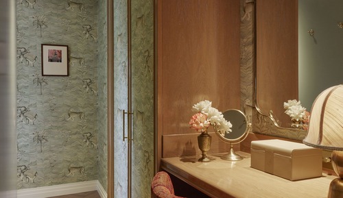 Suite (Broadwick)