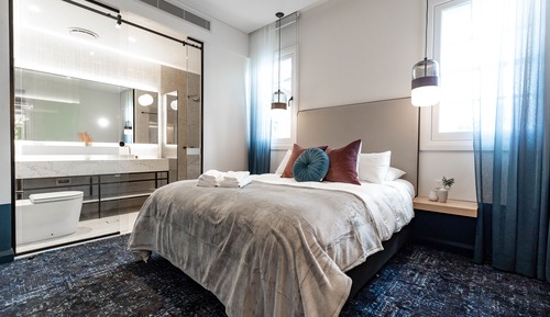 Deluxe Queen Room