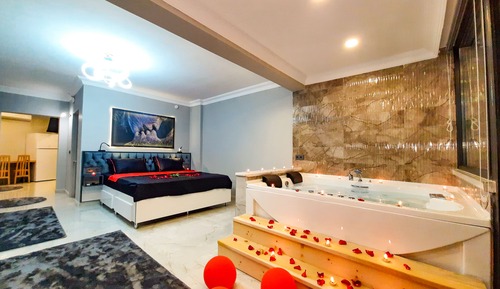 Romantic Suite, Jetted Tub, Sea View