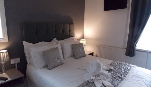 Double Room (Room 1)