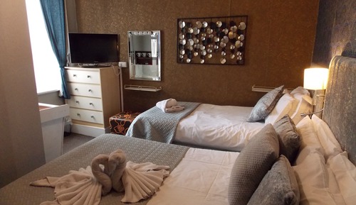 Triple Room (Rooms 3 & 8)