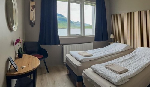 Standard double/twin with Kirkjufell view