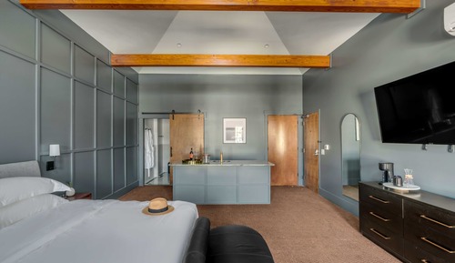 Premier Room
