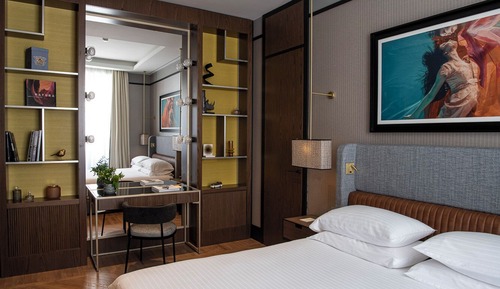 Deluxe Apartment