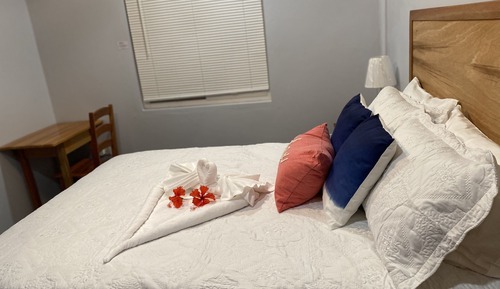 Deluxe Condo, 2 Bedrooms, Terrace, Beachside