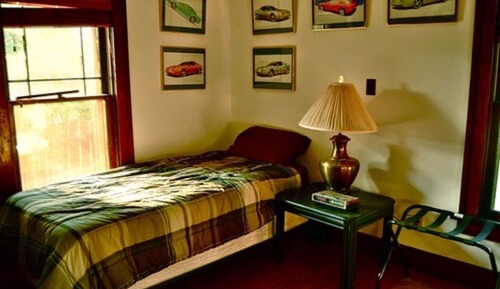 KELLOGG ROOM - 7