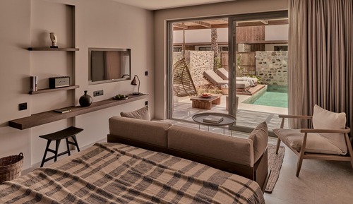 Private Pool Suite