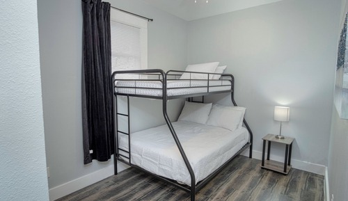 Apartment (3 Bedrooms)