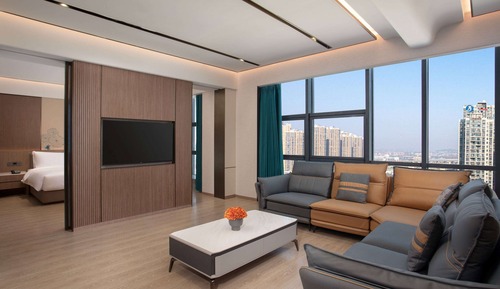 Suite, 1 King Bed, Non Smoking