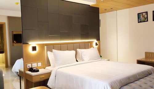 Premier Room