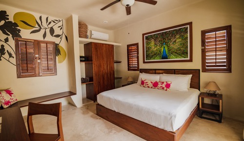 Room, 1 King Bed, Pool View