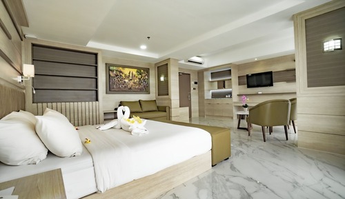 Sunrise Bay View Suite