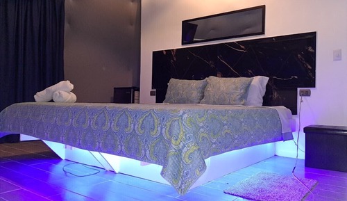 Luxury Tent, 1 King Bed, Pool View