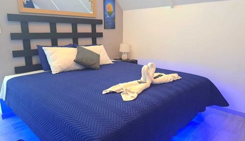 Honeymoon Chalet, 1 King Bed, Hot Tub
