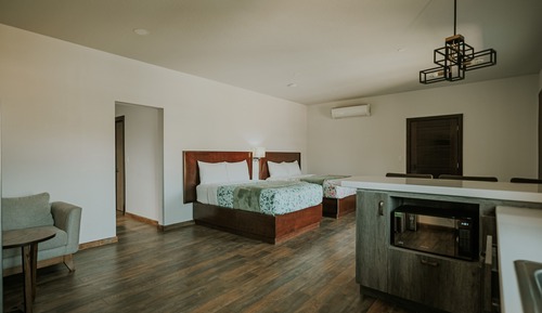 Deluxe Studio Suite