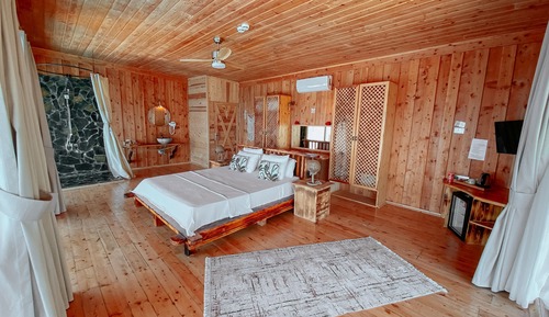 Panoramic Room