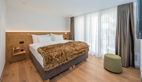 Deluxe Apartment, 2 Bedrooms, Balcony, Mountain View