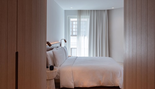 Room, 1 King Bed, Corner