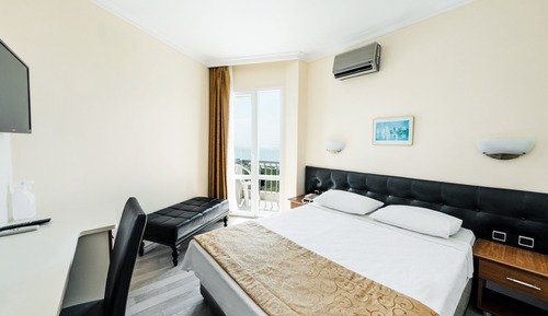 Economy Room