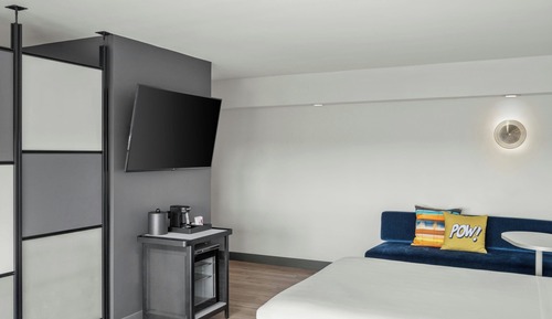 Room, 2 Queen Beds (Mobility/Hearing Access, Roll-In Shwr)