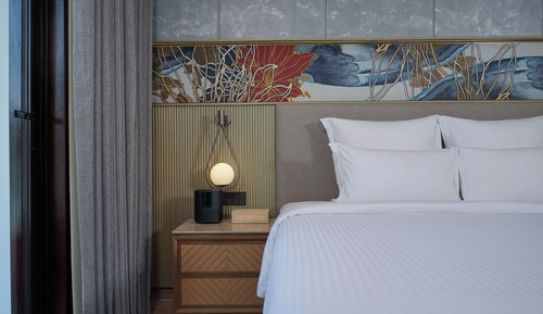Deluxe Room, 1 King Bed, Balcony, Garden Area