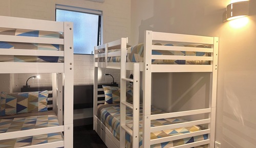 Comfort Shared Dormitory, Women only