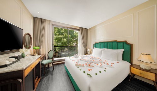 Honeymoon City View Room