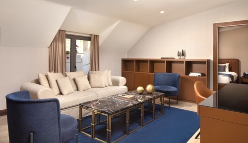 King Suite, 1 En Buyuk(King), Boy Yatak ve Cekyat, Sigara Icilmez