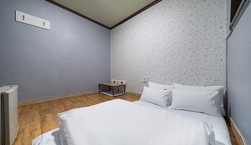 Room (Infinity Room (Ondol))