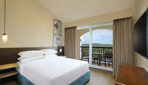 Room, 1 Queen Bed, Non Smoking, Pool View (Balcony)