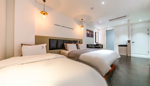 Room (Business (early check-in))