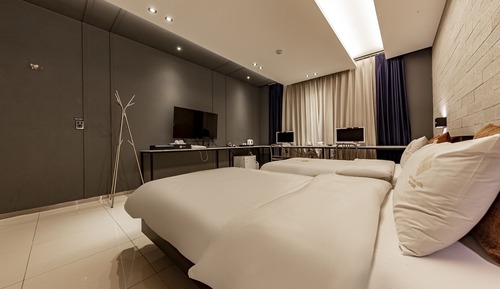 Room (Business)